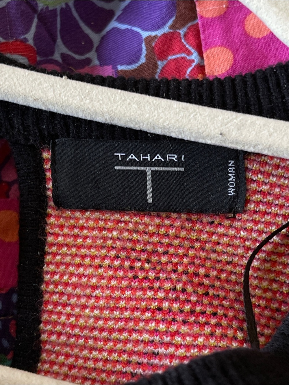 Tahari Black Floral Pattern Knit Sweater Short Sleeve 1x - Picture 4 of 5